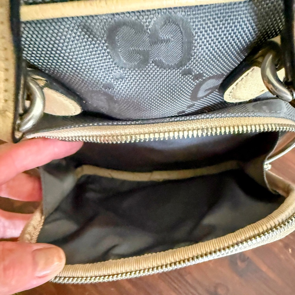 Gucci Beige and Gray Off the Grid crossbody - Picture 9 of 16